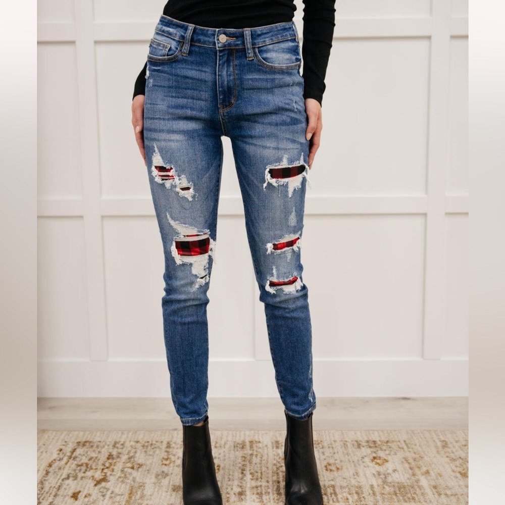 Judy‎ Blue Buffalo Plaid Peekaboo Skinny Jean